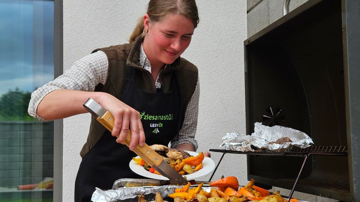 Zvěřiny se v Česku mnoho nejí, ale zájem roste. Vede daněk, divočák a jelen